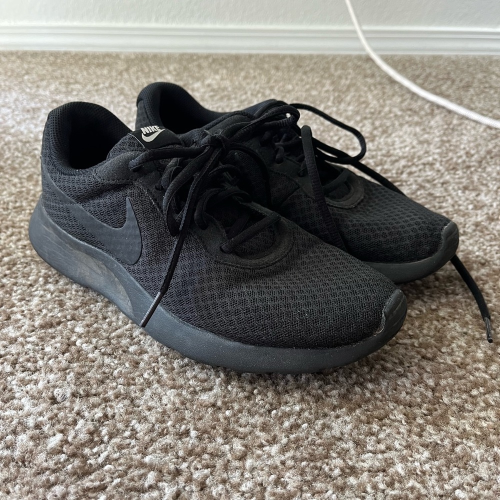 All Black Nike Shoes